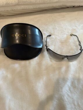 Gucci Black Shield Sunglasses with Grey/Silver Metal Link Accents